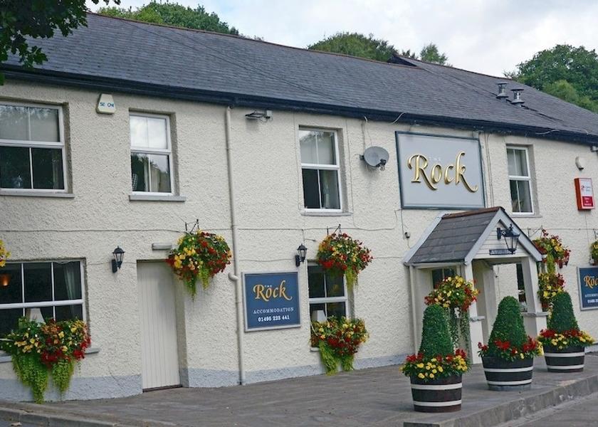 Wales Blackwood Facade