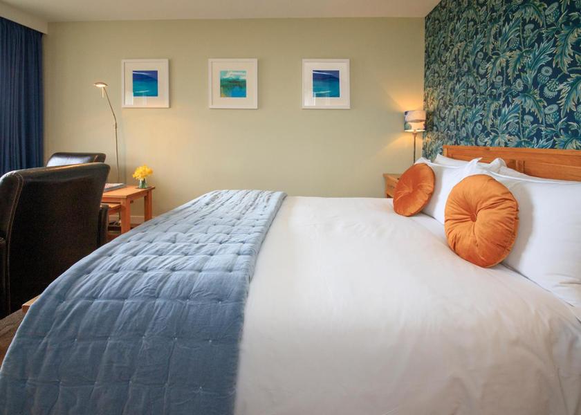 Western Isles Isle of Lewis Room 4 - King-Size Double with Sea View