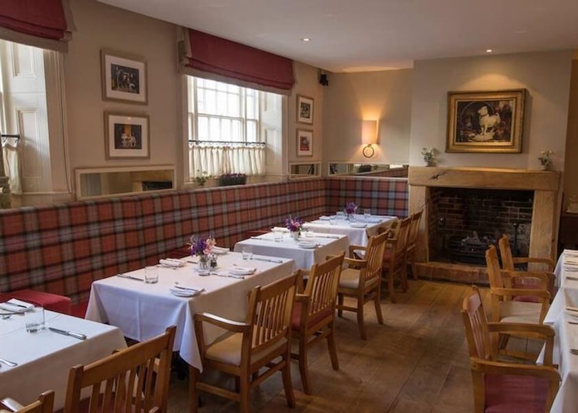 England Marlborough Breakfast Area