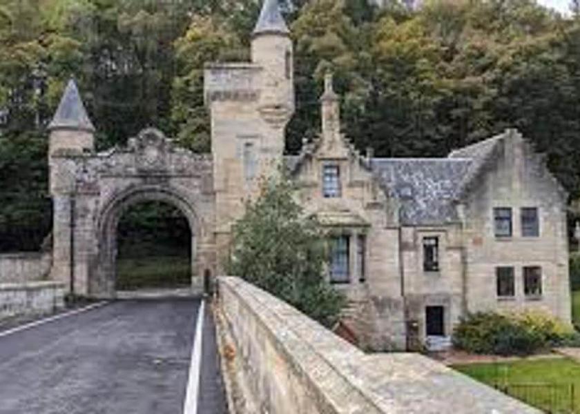 Scotland Carluke Property Grounds