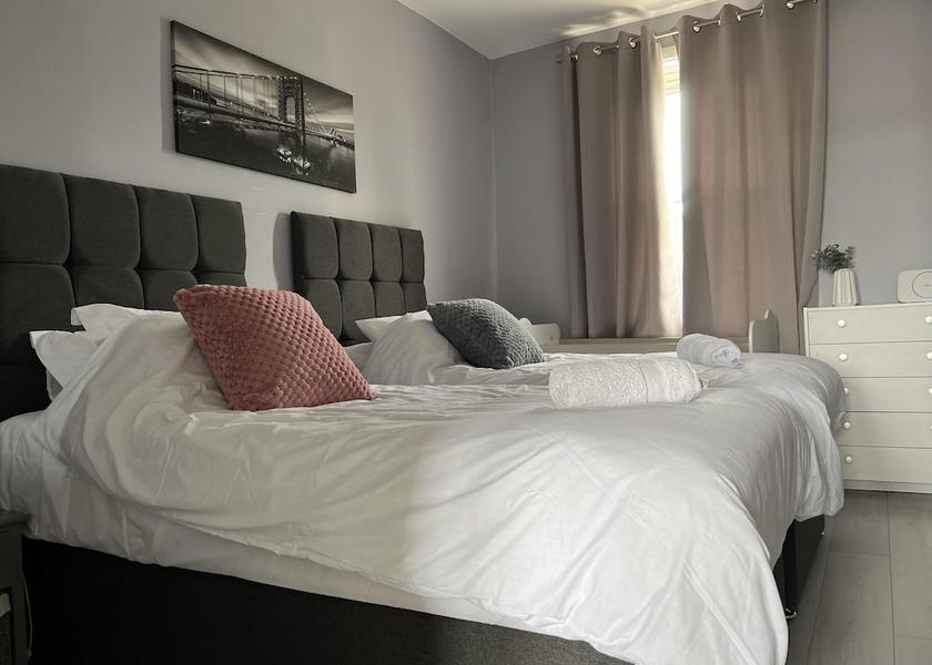 Scotland Kirkcaldy Room