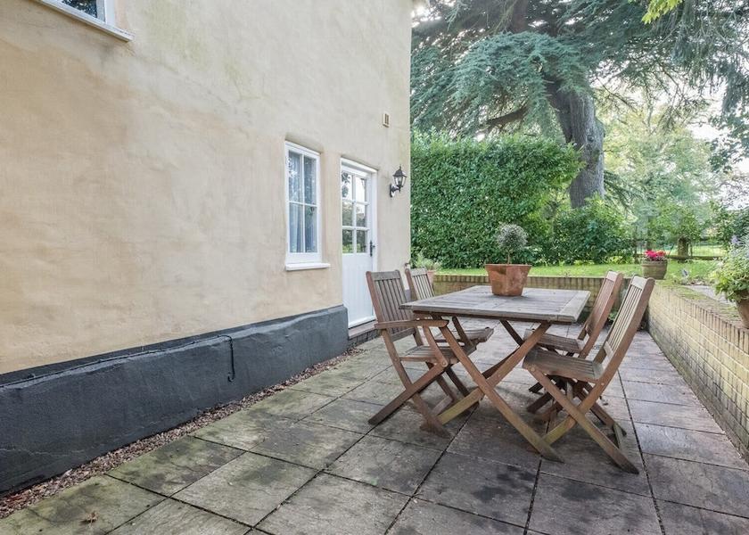 England Sudbury Outdoor Dining