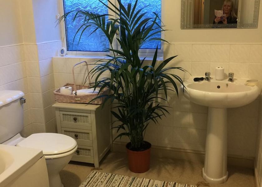England Chesterfield Bathroom