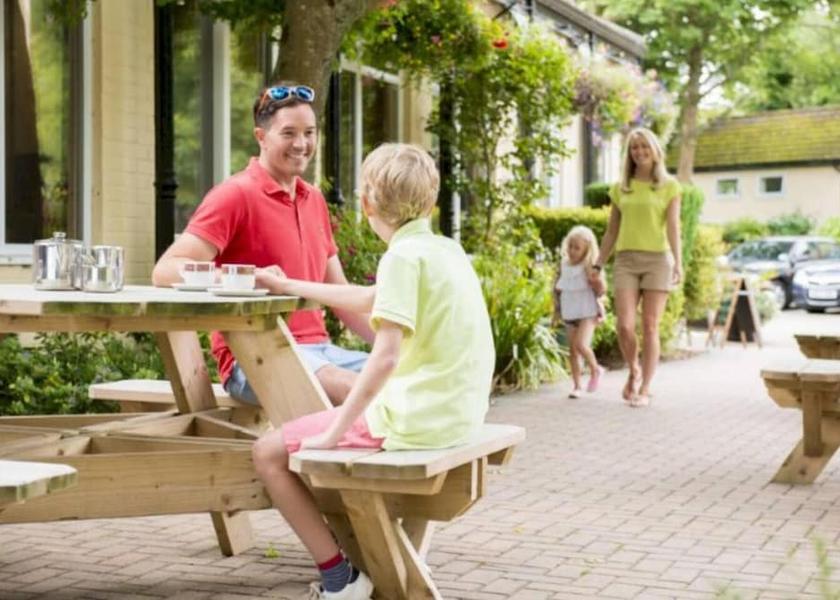 England Hayle Exterior Detail