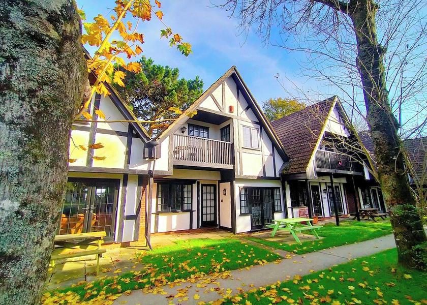 England Hayle Exterior Detail