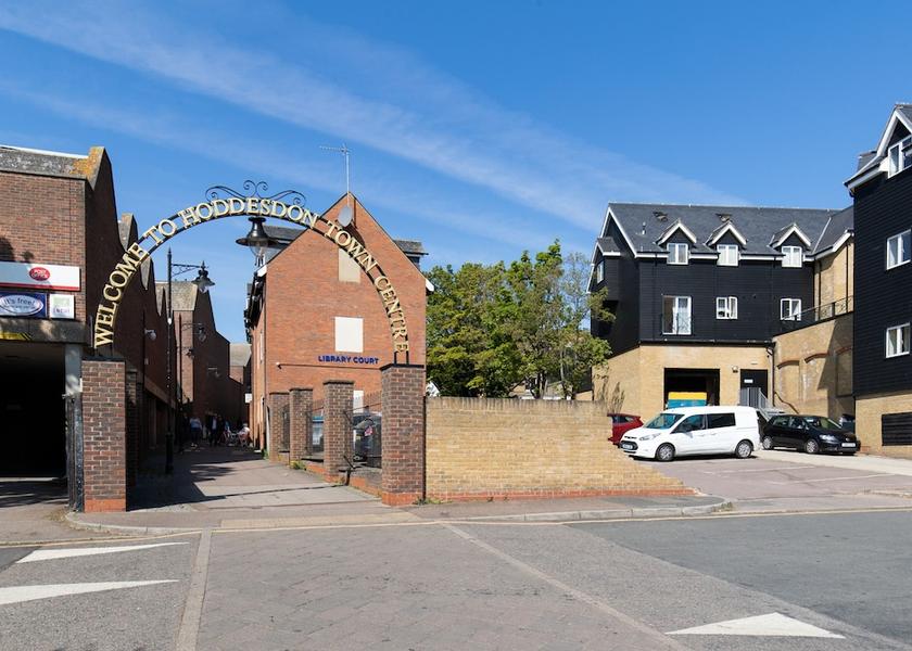 England Hoddesdon Exterior Detail