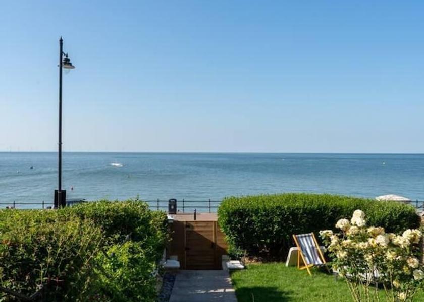 England Herne Bay Exterior Detail