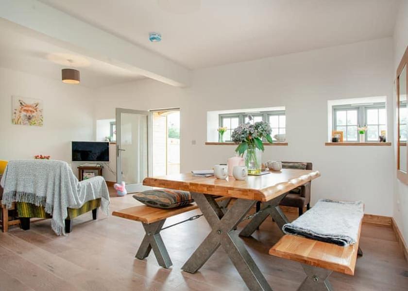 England Honiton Dining Area