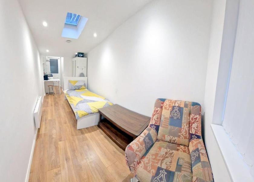 England South Croydon Primary image