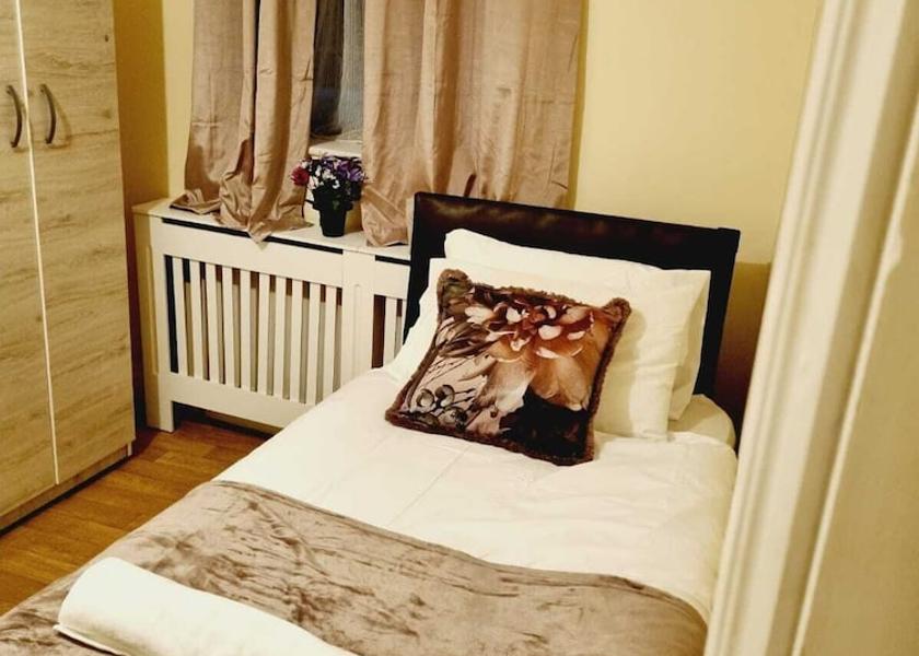 England Romford Room