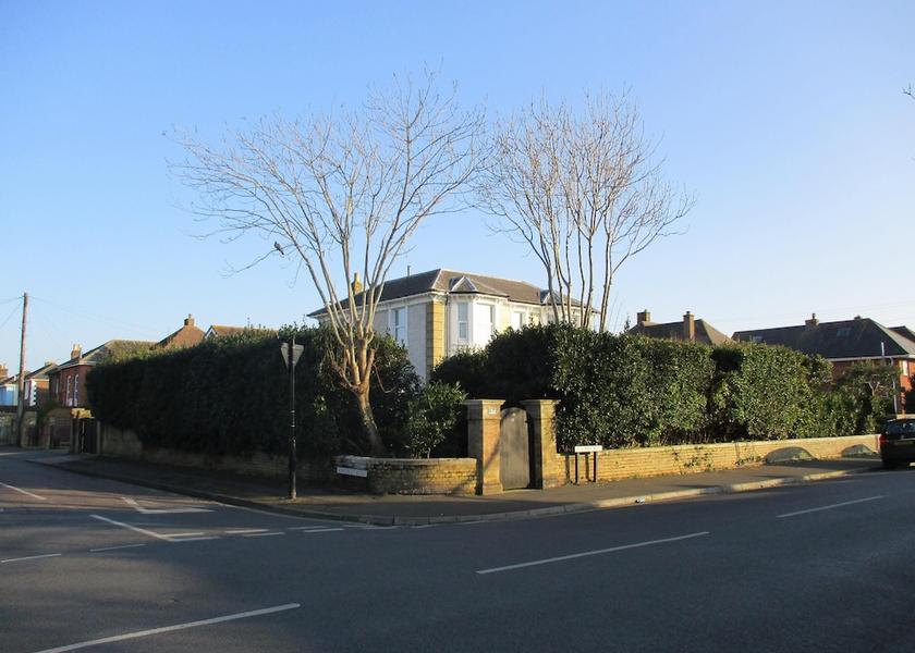 England Ryde Exterior Detail