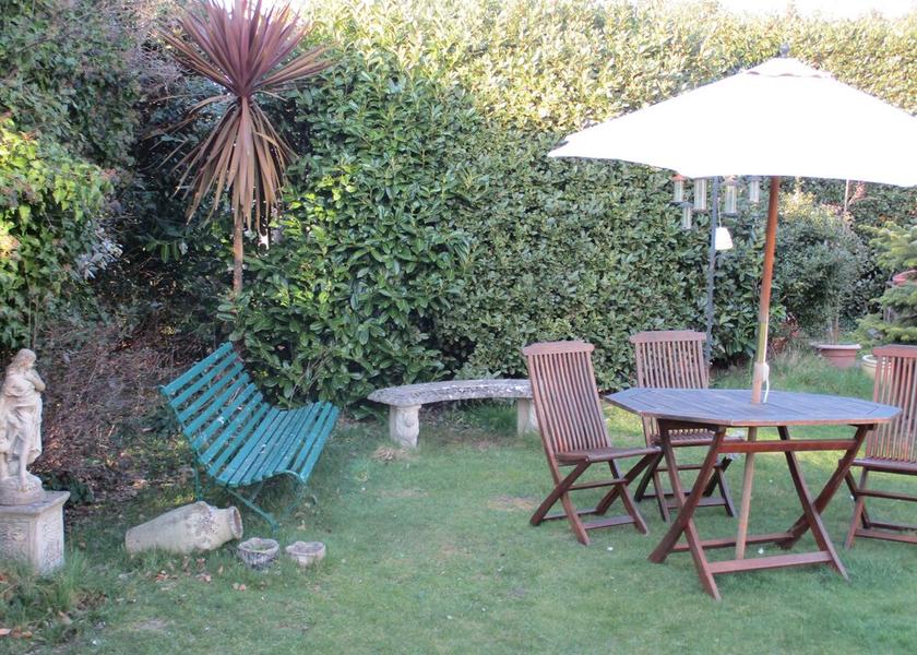 England Ryde Outdoor Dining