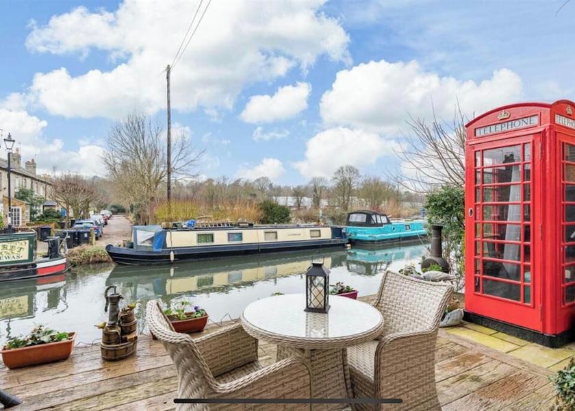 England Hertford Outdoor Dining