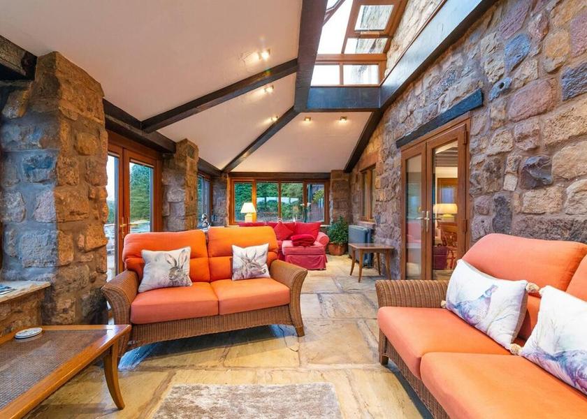 England leek Living Area