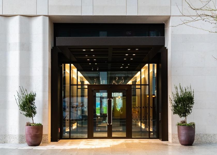 England Barking Room