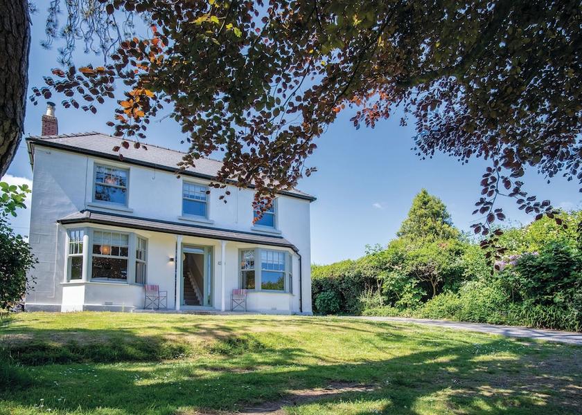 Wales Saundersfoot Facade