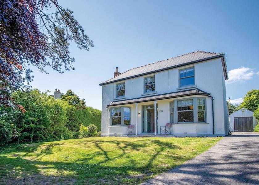Wales Saundersfoot Facade