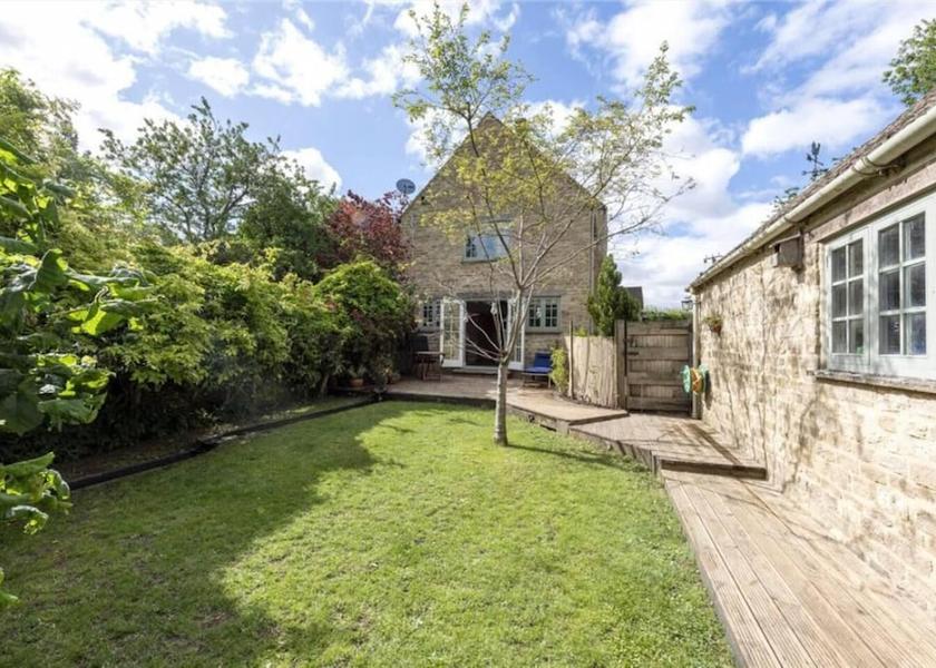 England Chipping Norton Property Grounds