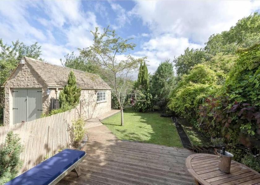 England Chipping Norton Property Grounds