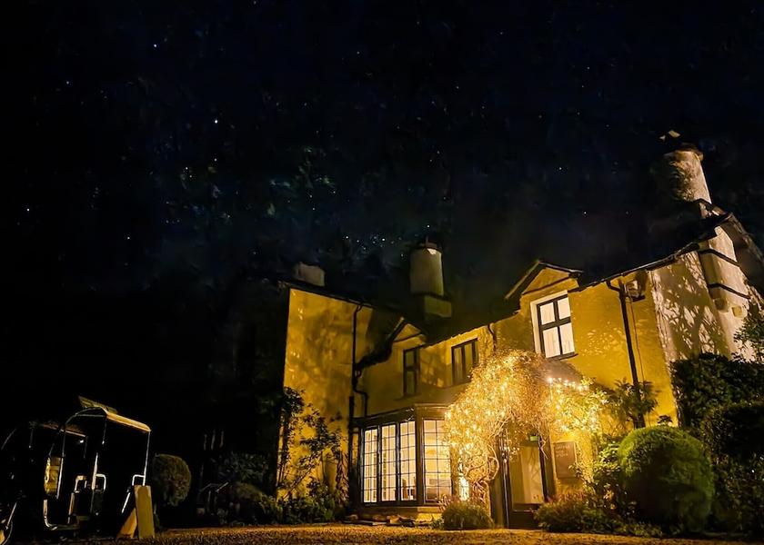 England Ambleside Facade