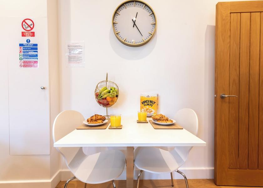 England Southampton In-Room Dining