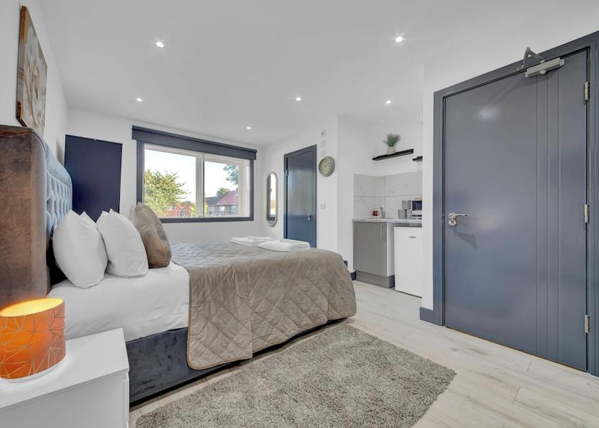 England Feltham Room