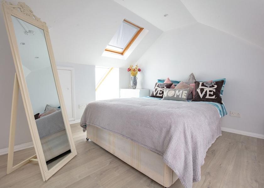 England Feltham Room