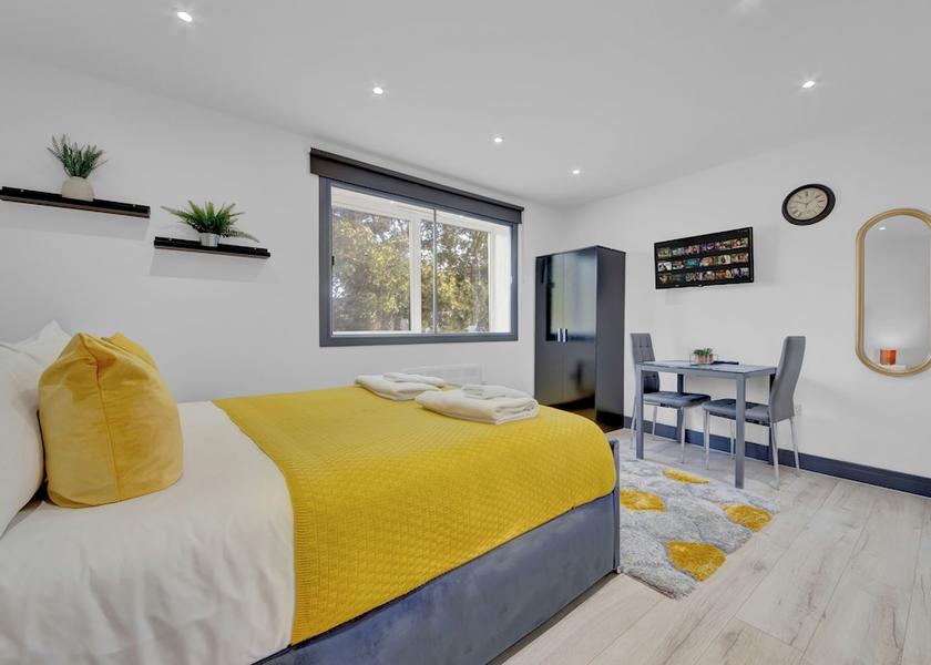 England Feltham Room