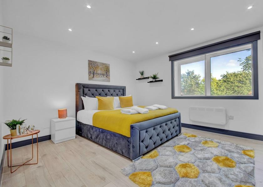 England Feltham Primary image