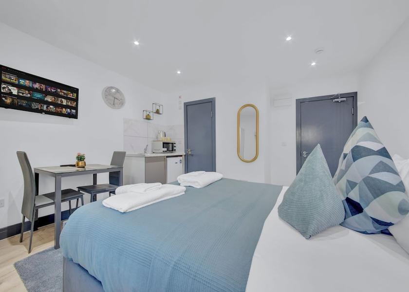 England Feltham Room