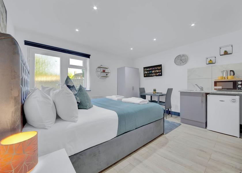 England Feltham Primary image