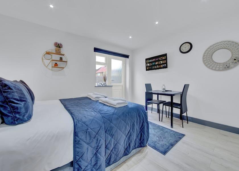 England Feltham Room