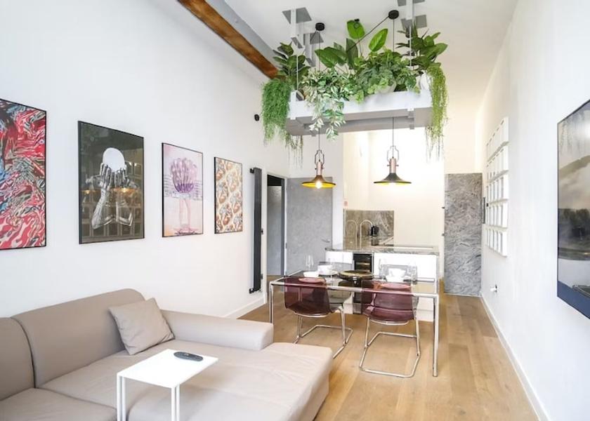 England Manchester Dining Area