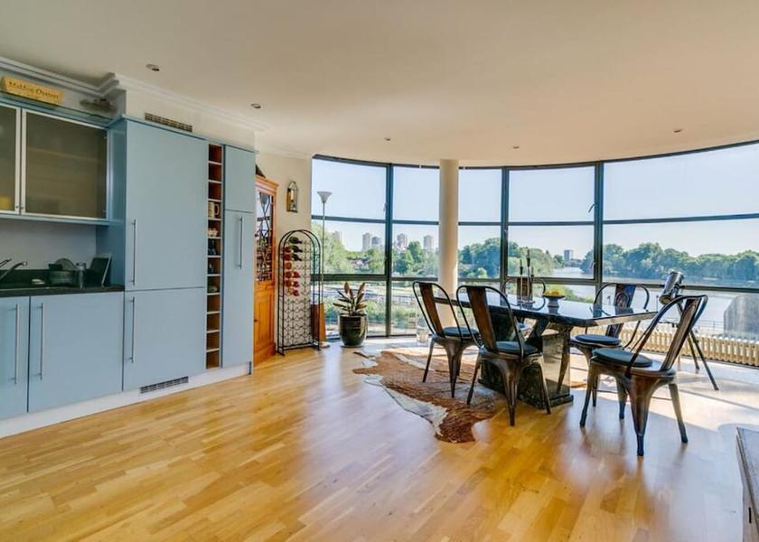 England Brentford Dining Area