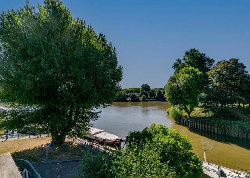 England Brentford Property Grounds