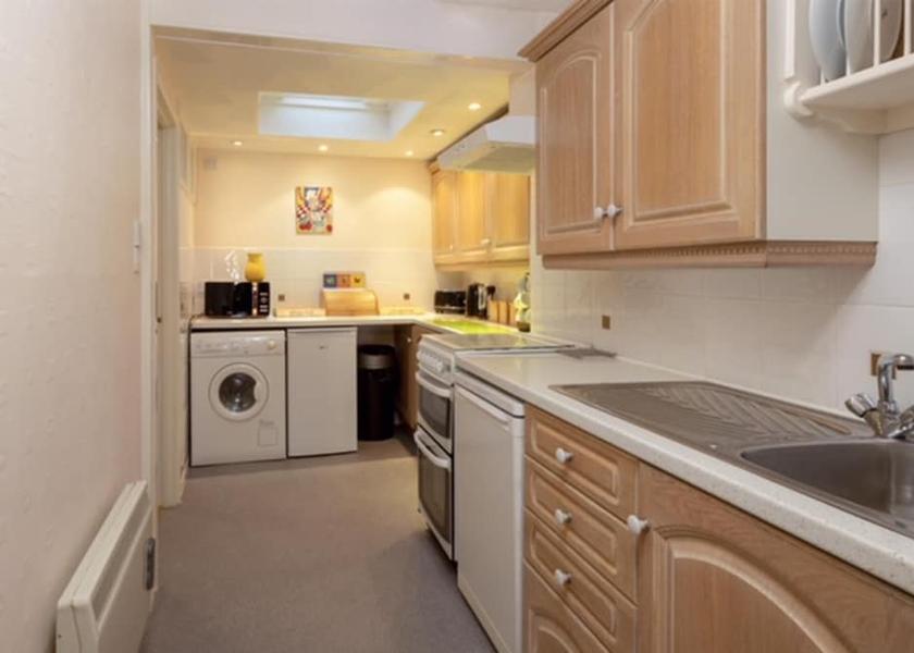 England Looe Kitchen