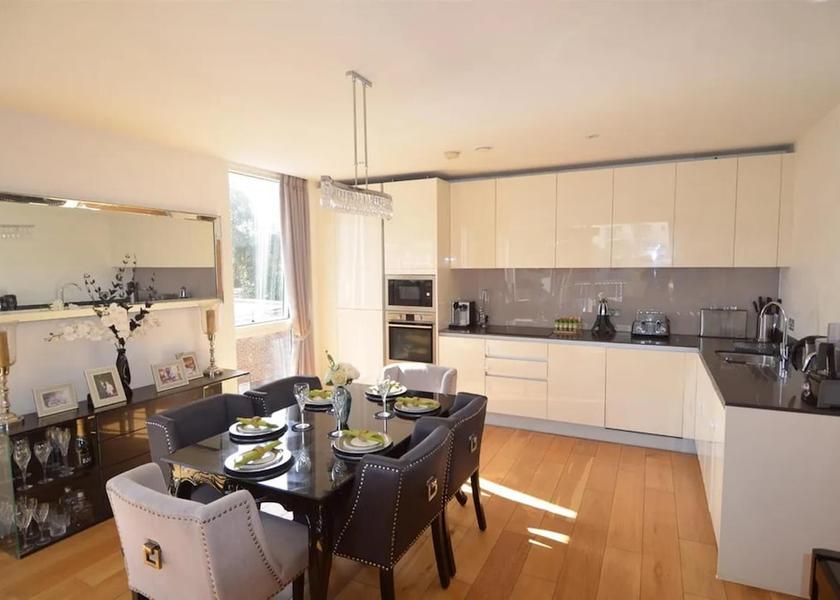 England Brentford Kitchen