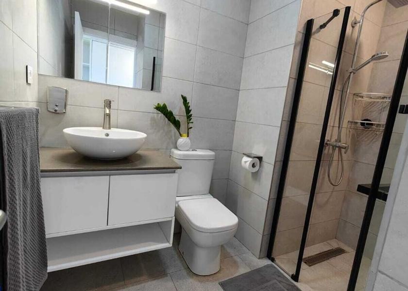  Flic-en-Flac Bathroom