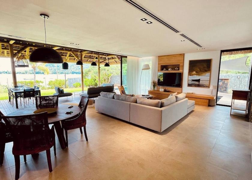  Black River Dining Area