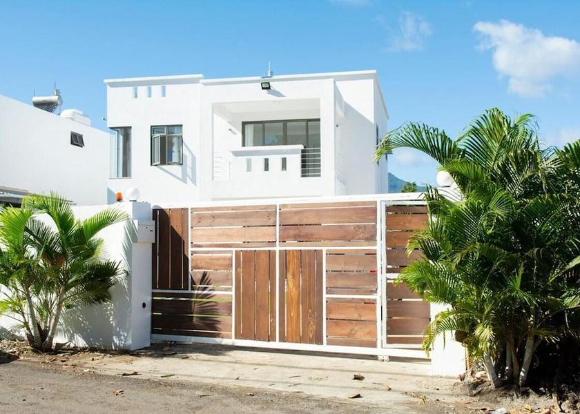  Tamarin Exterior Detail