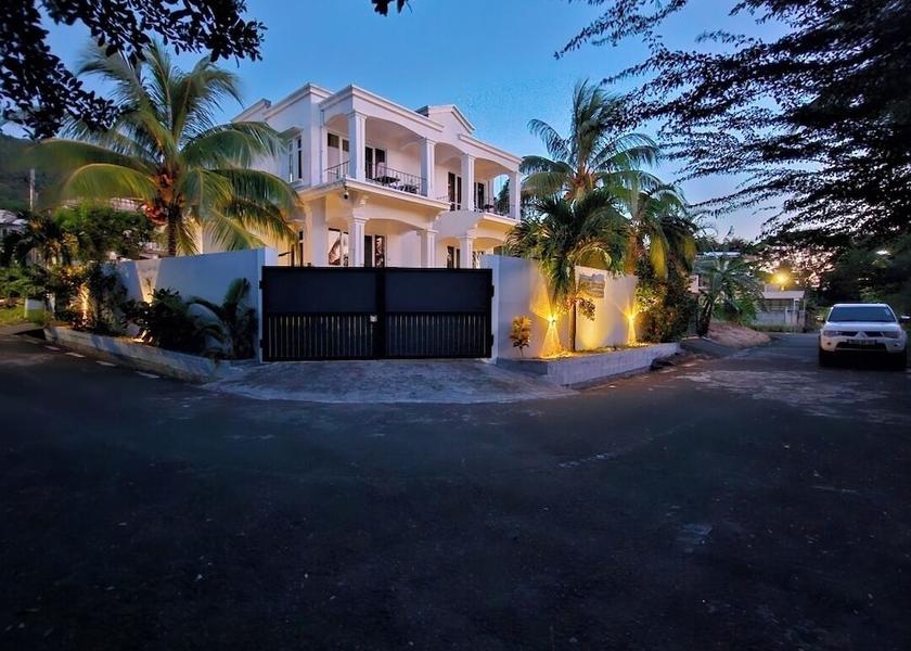  La Gaulette Exterior Detail