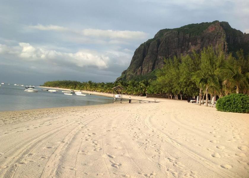  Flic-en-Flac Exterior Detail