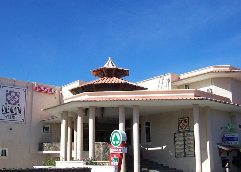  Flic-en-Flac Exterior Detail