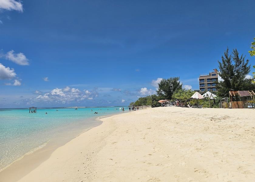 Kaafu Atoll Gulhi Beach