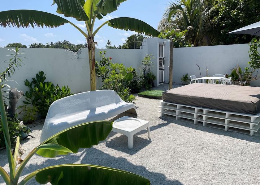Mulaku Atoll Muli Exterior Detail