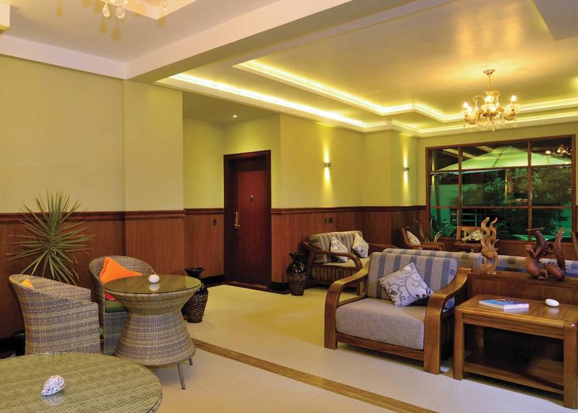Gnaviyani Atoll Fuvahmulah Interior