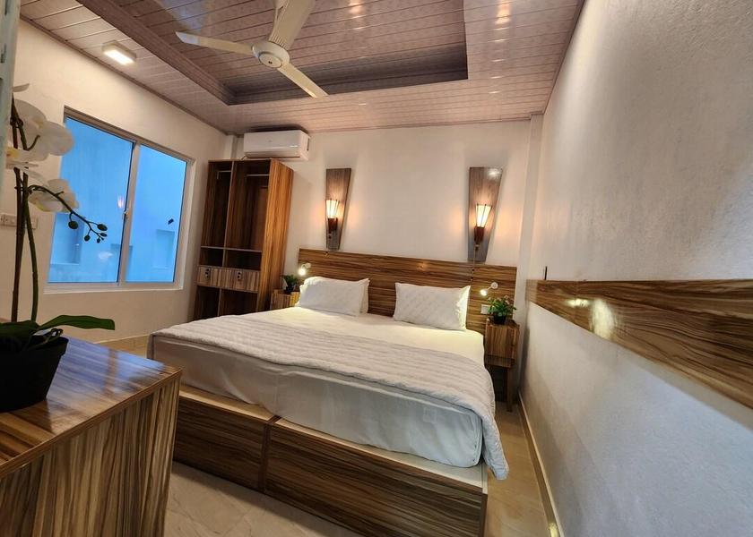 Kaafu Atoll Thulusdhoo Island 