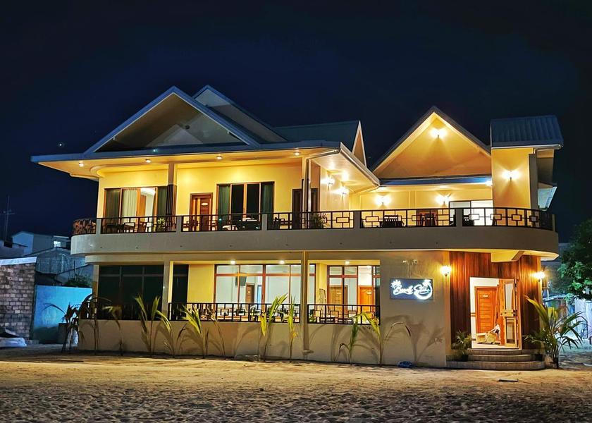 Kaafu Atoll Gulhi Hotel Exterior