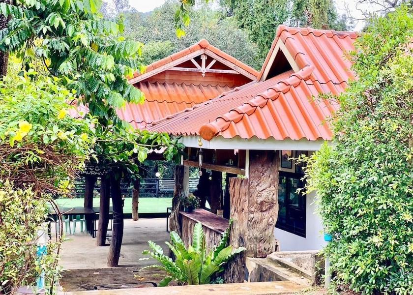 Phetchaburi Kaeng Krachan Exterior Detail