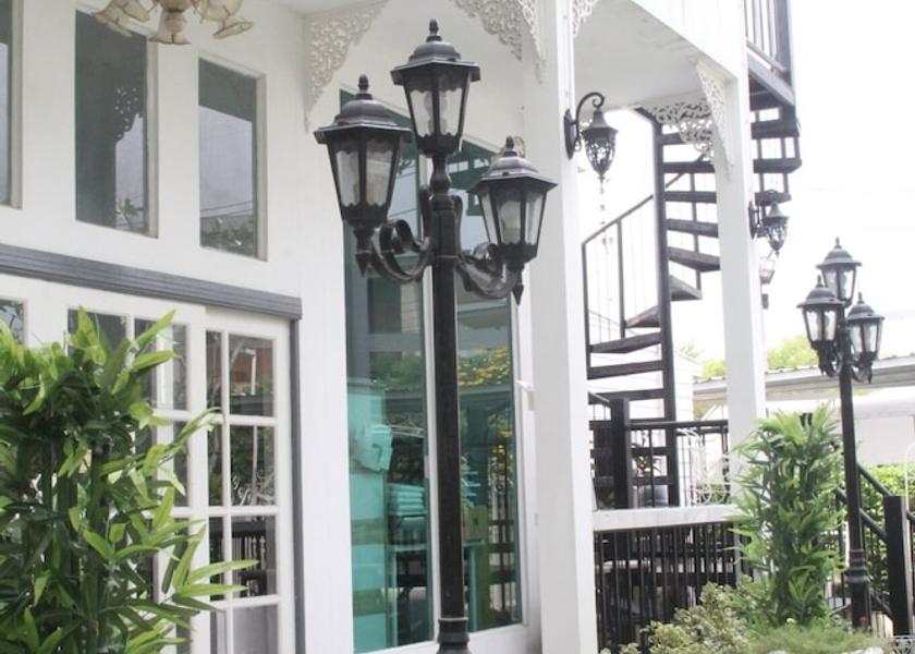 Nakhon Pathom Nakhon Chai Si Restaurant